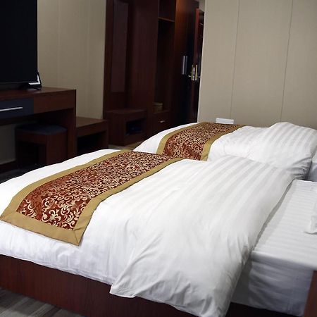 Peace House Aparthotel Dobroesti ภายนอก รูปภาพ