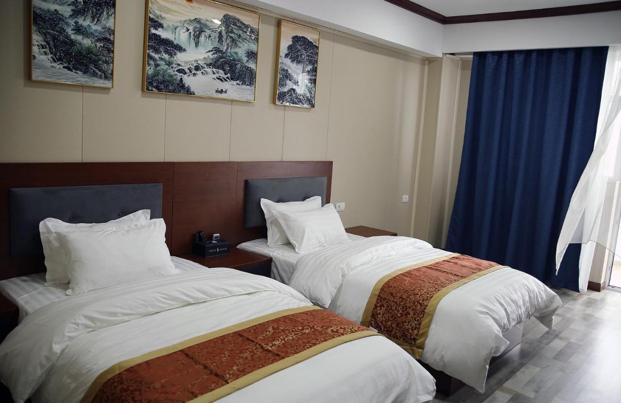 Peace House Aparthotel Dobroesti ภายนอก รูปภาพ