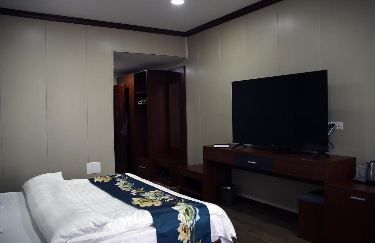 Peace House Aparthotel Dobroesti ภายนอก รูปภาพ